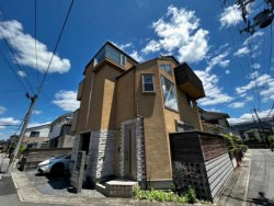 【収益物件】 ■区画整う「鏡田」の住宅地 ■現在賃貸中でオーナーチェンジ物件です。