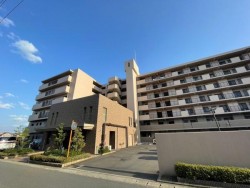 エレベーター有6階部分★南向きバルコニー★南側田んぼの為、開放感良好★