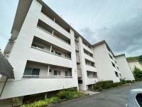 ■令和7年7月リフォーム完了！■1階部分で4DKの広々空間■小学校徒歩5分の子育て世帯に嬉しい立地。天王山麓の緑豊かな円明寺ヶ丘で快適な新生活をスタート。
