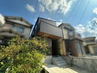 阪急大山崎駅徒歩約4分、JR山崎駅徒歩約7分！2WAYアクセス可能です♪
LDKは広々19帖以上！勾配天井になっており開放感がありゆったりお過ごしいただけます♪