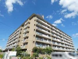 JR長岡京駅徒歩圏内！
スーパー近く生活便利♪
南向きバルコニーで陽当り良好です！