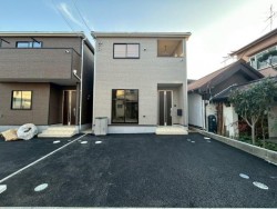 阪急西向日駅徒歩圏内!
最新設備充実です♪各居室に収納スペースあり!
リビングには畳コーナーがりゆったりくつろいでいただけます♪