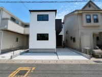 広々19帖以上のLDK！各居室にはCLやWIC付で収納スペース充実♪
阪急大山崎駅徒歩約9分！敷地内には2台駐車可能です♪