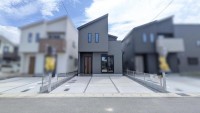  新築・駐車2台可／小学校徒歩8分の子育て世帯向け住宅！
網戸・1Fシャッター雨戸標準装備！
家族が自然と集まる、くつろぎの畳コーナーあります！