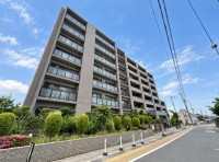  R8年9月フルリフォーム完了済み！
南向きバルコニーの為、陽当り良好◎
薬局やコンビニが徒歩圏内の為、周辺環境も充実しております♪
