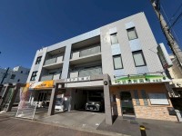 敷金無しで初期費用抑えられます★
1階はお弁当屋さんです★