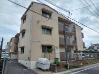 コンビニまで歩いてスグ★
最上階のお部屋です★