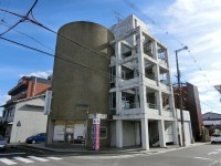  駅まで徒歩2分の4階店舗★ スーパー目の前です★