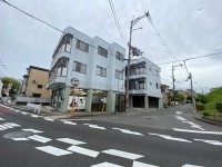敷金礼金無しのマンションです!
エアコン・室内洗濯機置場あり★