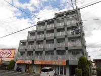 敷金礼金無しで費用おさえられます★
EV・オートロック付★