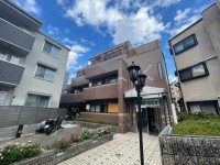 2016年に外壁リフォーム済です！
オートロック付き★