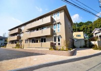 長岡天神駅より徒歩10分★2011年築★
2階の角部屋です★