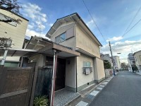 静かな住宅街に立地★
専用庭付きの戸建て賃貸です★
