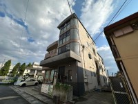 駅まで徒歩8分です★
スーパーも近くで買い物便利！
