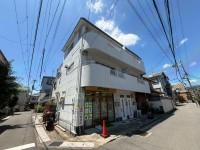 駅徒歩圏内★独立洗面台あり★
広々リビングです★