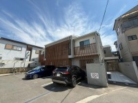 2016年完成の築浅★ オートロック・防犯カメラ付★