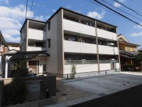 駅もスーパーも徒歩圏内です★
築浅物件で新生活を始めませんか?