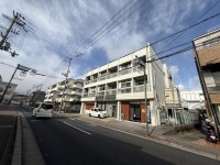 阪急長岡天神駅へ徒歩5分★
スーパーも近く買い物便利★