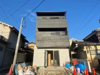 2020年完成の築浅物件★
ネット無料★防犯カメラ付き!