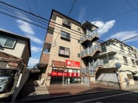 阪急・ＪＲ両駅アクセス可★
スーパー近く買い物便利★