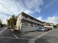 礼金ナシ★駅も徒歩圏内で便利です★
エントランスに防犯カメラアリ！