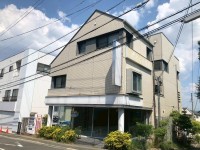  薬局跡1階テナント★正面前面ガラス張りでオシャレ★
地下室（倉庫）も利用可能です！