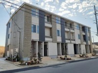 2024年完成の築浅物件★
ネット無料、宅配ボックス付きです!