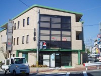  角地・通り沿いに面す一階店舗です★