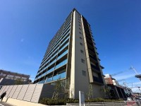 ジオ長岡天神レジデンスが賃貸で募集出ました★
スーパーが目の前で大変便利です★
