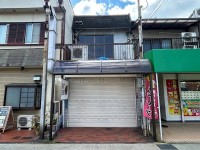  居抜きでの募集です！
駅まで徒歩4分の店舗が募集出ました★