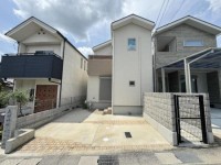 コンパクトカーなら2台駐車可能！
ファミリー様いかがですか？