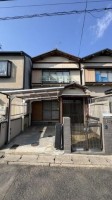 駐車スペースあり★
スーパー、薬局など徒歩圏内★