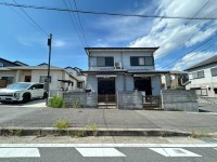  車1台駐車可★駅徒歩圏内★
ペットと暮らせる貸家が出ました★
