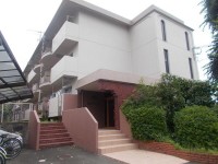  敷金無し★駅まで徒歩8分★
2階の角部屋が募集出ました★