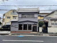  2025年2月全面リフォーム済み★
大通り沿いで目立つ立地ですよ。