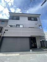  駅徒歩2分。
家族とペットがのびのび暮らせるリノベーション戸建てです★