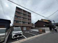 ペット2匹迄飼育OKの新築物件です!
ネット無料★桂川駅まで徒歩7分★
